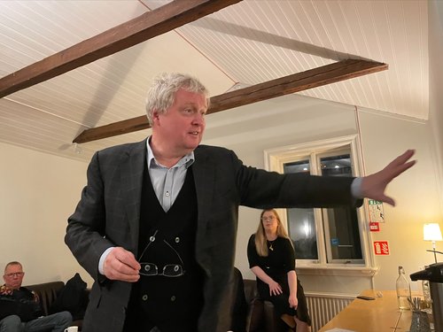 Bjarni Jónsson, þingmaður VG, á Borgarnesfundinum. Mynd: VG