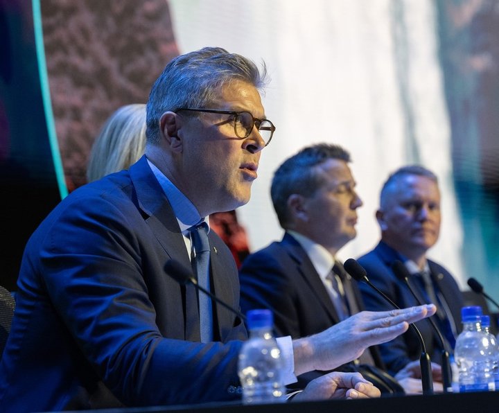 Bjarni Benediktsson var kjörinn formaður Sjálfstæðisflokksins með nokkrum yfirburðum í dag. Mótframbjóðandinn, Guðlaugur Þór Þórðarson, hlaut þó 40,4 prósent atkvæða.