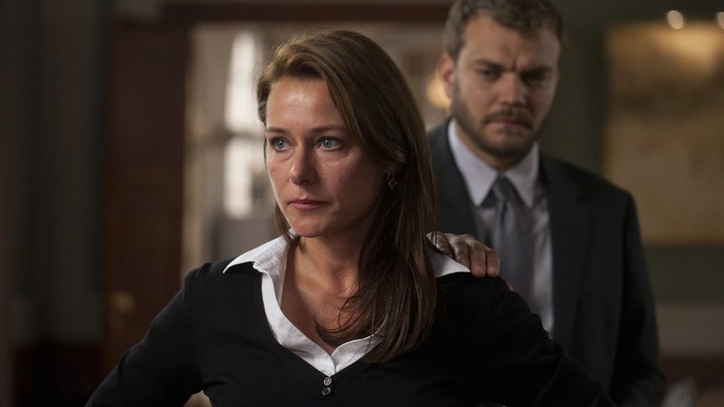 Sidse Babett Knudsen og Pilou Asbæk í annarri þáttaröðinni. Mynd: DR