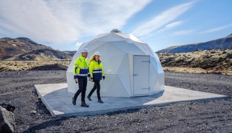 Varanlegt skýli yfir borholu á geymslusvæði Carbfix á Hellisheiði, dæmi um útlit á skýli yfir borholu. Mynd: Úr matsáætlun