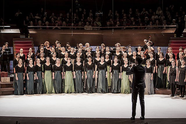 Talsverð endurnýjun er í kórnum á hverju ári, þar sem hann inniheldur einungis stelpur á aldrinum 15-22 ára. Mynd: Kim Mathäi Leland.