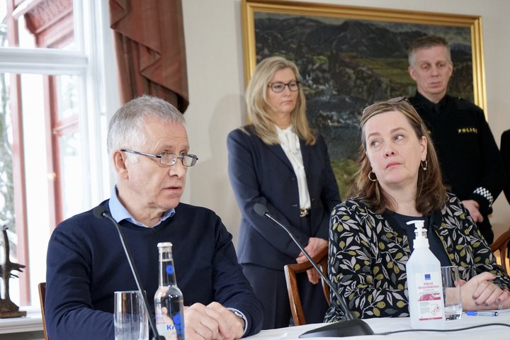 Þórólfur Guðnason sóttvarnarlæknir, Alma Möller Landlæknir, Svandís Svavarsdóttir heilbrigðisráðherra og Víðir Reynisson yfirlögregluþjónn almannavarnanefndar.