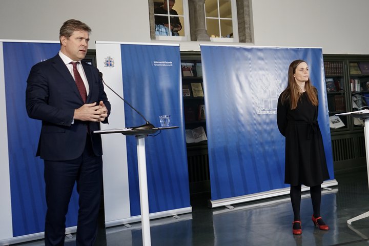 Aðgerðir fyrir lítil fyrirtæki voru hluti af aðgerðarpakka tvö, sem kynntur var af forsvarsmönnum ríkisstjórnarinnar 21. apríl síðastliðinn.