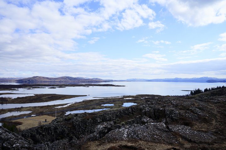 Vélin fórst í Þingvallavatni á tólfta tímanum á fimmtudag.