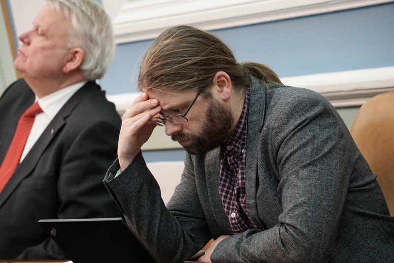 Helgi Hrafn Gunnarsson spurði ráðherra um erlend áhrif á íslenskar kosningar.