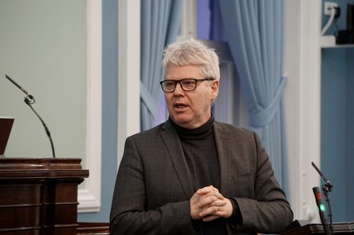 Guðmundur Andri spurði dómsmálaráðherra út í aðfangadagssímtöl Áslaugar Örnu í dag. Mynd: Bára Huld Beck.