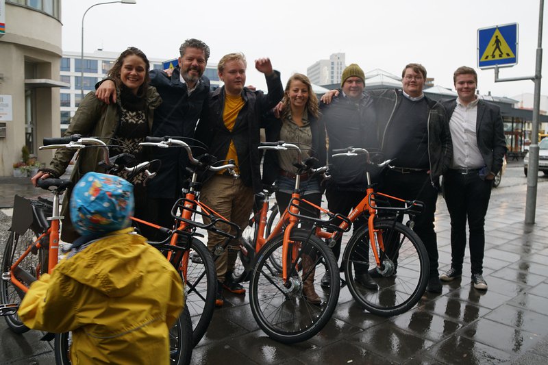 Borgarstjóri, forseti borgarstjórnar, formaður skipulags- og samgönguráðs og formaður umhverfis- og heilbrigðisráðs prófuðu fyrstu hjólin. Mynd: Jón Halldór Jónasson.