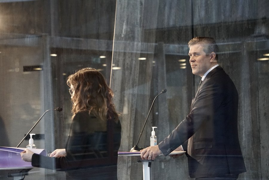 Mynd: Bára Huld Beck Katrín og Bjarni – Nýr stjórnarsáttmáli kynntur 28. nóvember 2021.