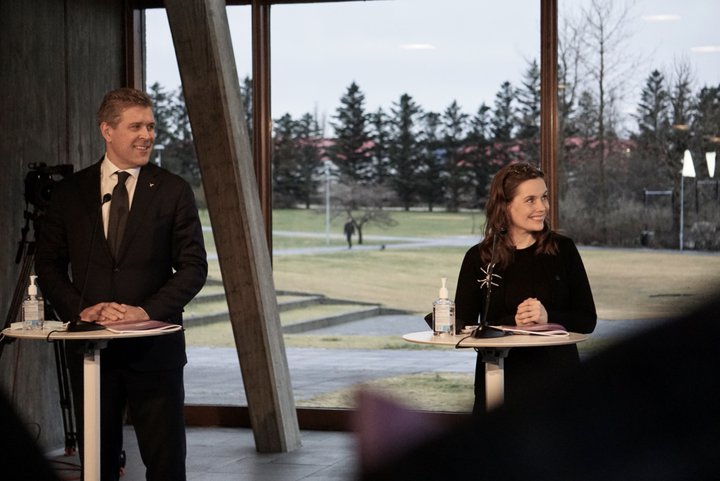 Áform um að leggja útsvar á þá sem eru einvörðungu með fjármagnstekjur rataði inn í stjórnarsáttmálann. Bjarni Benediktsson mun leggja fram frumvarp þess efnis næsta vor.