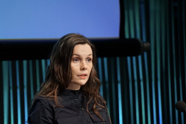 Katrín Jakobsdóttir, forsætisráðherra, kynnti aðgerðapakka ríkisstjórnarinnar ásamt formönnum Sjálfstæðisflokksins og Framsóknarflokksins í Hörpu í dag.