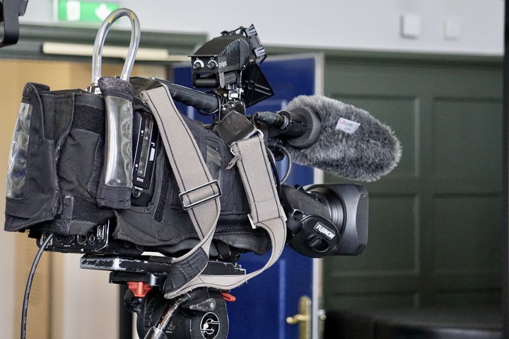 Sjónvarpið var árið 2019 sem fyrr sá miðill sem tekur til sín stærstan hluta tekna á íslenskum fjölmiðlamarkaði, eða rúmlega 12,6 milljarða af alls 25 milljarða tekjum íslenskra fjölmiðla.