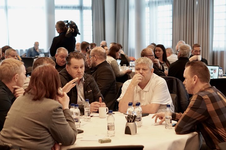 Alls sitja 59 formenn aðildarfélaga ASÍ formannafundinn sem nú stendur yfir.