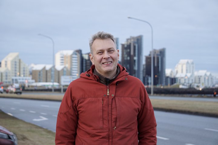 Hrafnkell Á. Proppé skipulagsfræðingur og fyrrverandi forstöðumaður Verkefnastofu Borgarlínu segist hafa „tröllatrú“ á að best væri að fækka akreinum undir almenna umferð á Suðurlandsbraut.