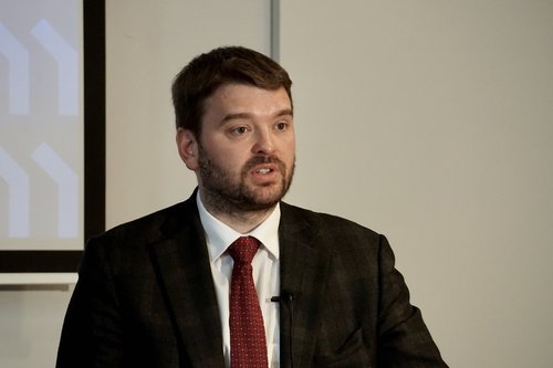 Ásmundur Einar Daðason ráðherra. Farsældarlög hans eru sögð dýrari fyrir sveitarfélögin en kostnaðarmat ríkisins við setningu laganna sagði til um. Mynd: Bára Huld Beck