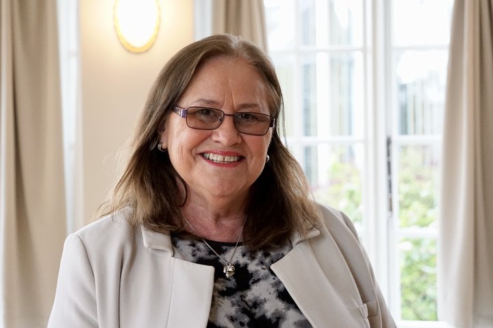 Inga Sæland er hæstánægð með nýja vinnuaðstöðu Flokks fólksins og ljóst er á henni að það skemmir ekki fyrir að Miðflokkurinn neyðist til að kveðja vinnuaðstöðuna vegna mjög dvínandi þingstyrks.