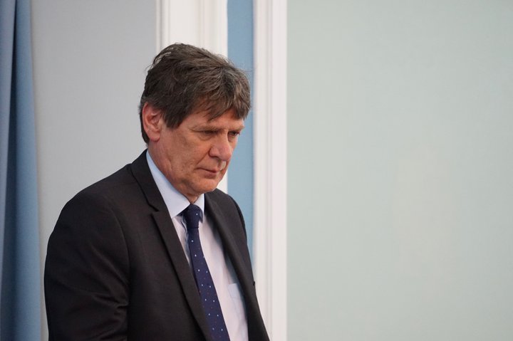 Brynjar Níelsson fyrrverandi þingmaður Sjálfstæðisflokksins sér ekki hvernig flokkur hans eigi að ná saman við Vinstri græn um áframhaldandi stjórnarsamstarf.