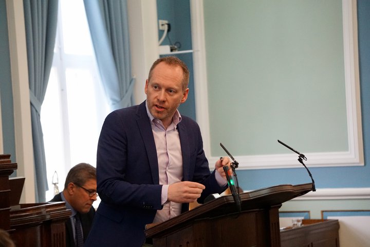 Guðmundur Ingi Guðbrandsson er félags- og vinnumarkaðsráðherra.