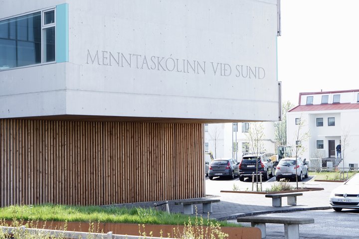Menntaskólinn við Sund.