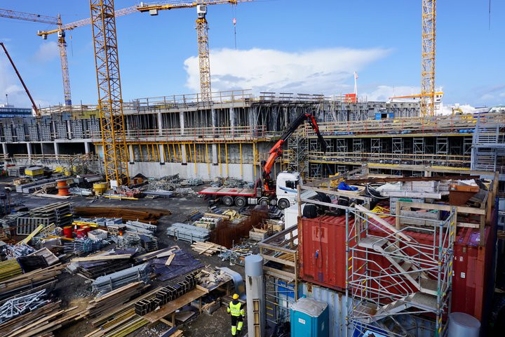 Búast má við mikilli innspýtingu í opinberum fjárfestingum, samkvæmt Íslandsbanka