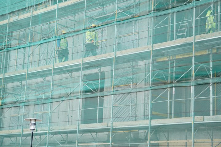 Samtök atvinnulífsins segja að einfalda þurfi regluverk og skipulagsferla hér á landi til að hraða íbúðauppbyggingu.