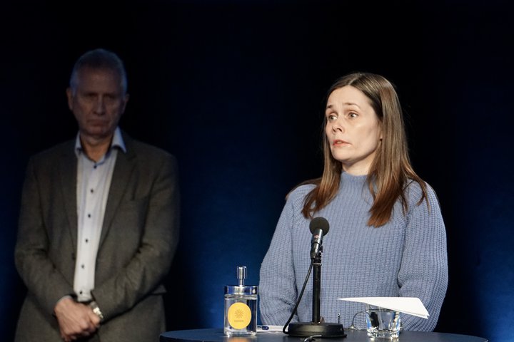 Katrín Jakobsdóttir forsætisráðherra kynnti hertar aðgerðir vegna útbreiðslu kórónuveirufaraldursins á blaðamannafundi fyrr í dag. Efnahagsaðgerðirnar eru afleiðing af þeirri stöðu.