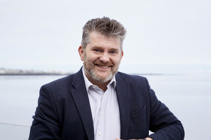 „Hvað þjónar íbúunum best, er það að vera með eina sameiginlega stjórnsýslu fyrir allt höfuðborgarsvæðið?“ spyr Ómar Már Jónsson í kosningahlaðvarpi Kjarnans en hann telur það geta haft mikinn sparnað í för með sér.