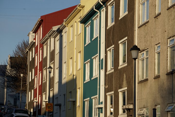 Frá upphafi árs 2014 hefur leiguverð hækkað álíka mikið á höfuðborgarsvæðinu og utan þess eða um 51,5 prósent á móti 50,3 prósentum.