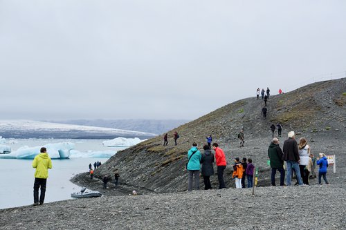 Ferðamenn við Jökulsárlón.
