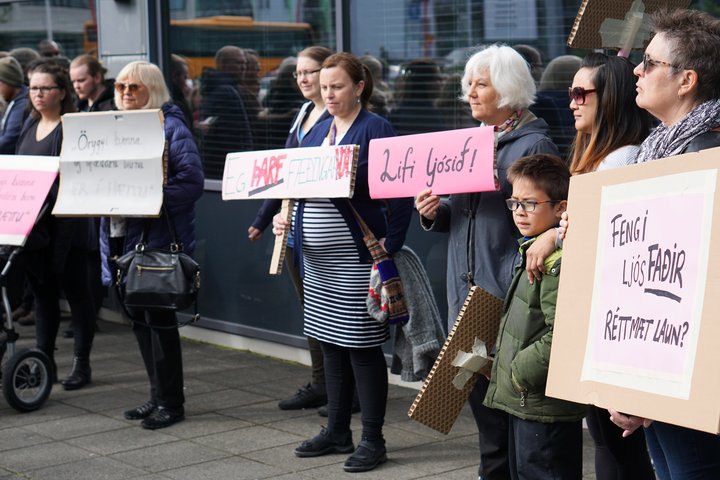 Mótmæli - Samstöðufundur með ljósmæðrum júlí 2018