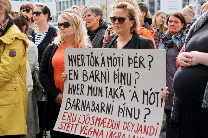 Mótmæli - Samstöðufundur með ljósmæðrum júlí 2018