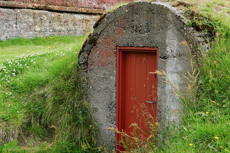 Loftvarnarbyrgi frá seinni heimstyrjöldinni á Reyðarfirði Mynd: Bára Huld Beck