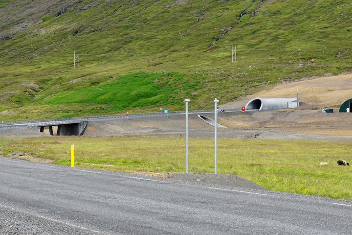 Alls segjast 55 prósent svarenda í könnun Maskínu fremur eða mjög andvíg gjaldtöku í öllum jarðgöngum á Íslandi.
