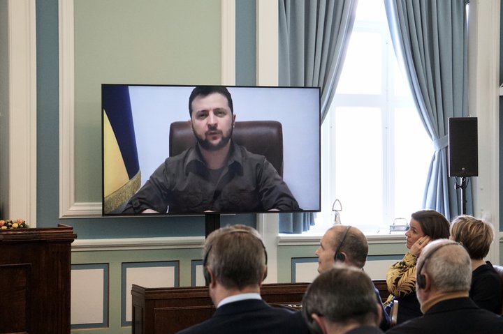 Volodomír Zelenskí, forseti Úkraínu, ávarpaði alþingismenn og Íslendinga á Alþingi í dag.