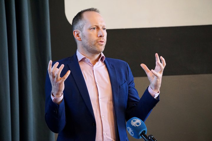 Guðmundur Ingi Guðbrandsson er félags- og vinnumarkaðsráðherra.