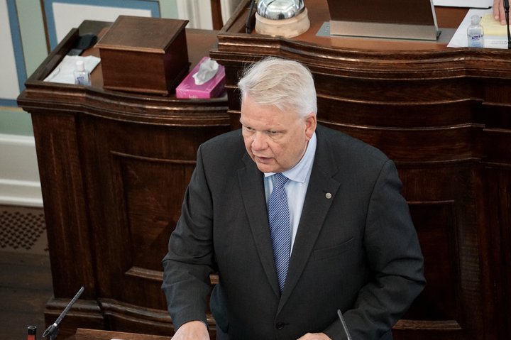 Ólafur Ísleifsson var kjörinn á þing fyrir Flokk fólksins í Reykjavík norður árið 2017, en færði sig yfir í Miðflokkinn eftir að Klausturmálið kom upp.