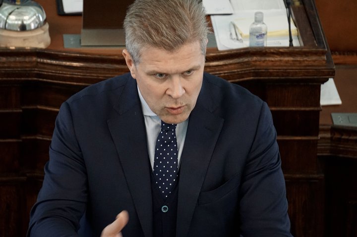 Bjarni Benediktsson, fjármála- og efnahagsráðherra og formaður Sjálfstæðisflokksins. Skýrslan er gerð að hans beiðni.