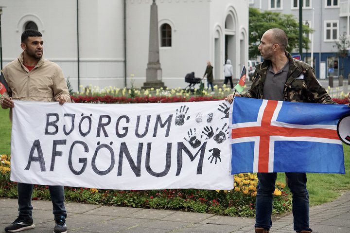 Mótmælendur á Austurvelli í gær biðluðu til stjórnvalda að bjarga Afgönum.