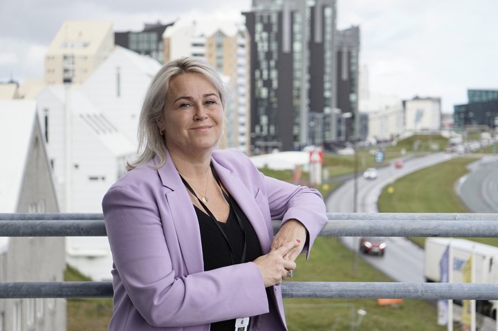 Sigríður Björk Guðjónsdóttir ríkislögreglustjóri taldi mál 16 ára drengs í tvígang vera til skoðunar hjá nefnd um eftirlit með lögreglu þegar svo reyndist ekki vera. Málið komst loks til nefndarinnar í júní, tveimur mánuðum eftir að atvikin áttu sér stað.