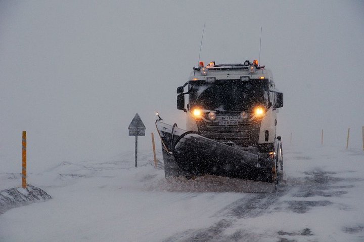 Snjómoksturbíll að störfum Mynd: Vegagerðin