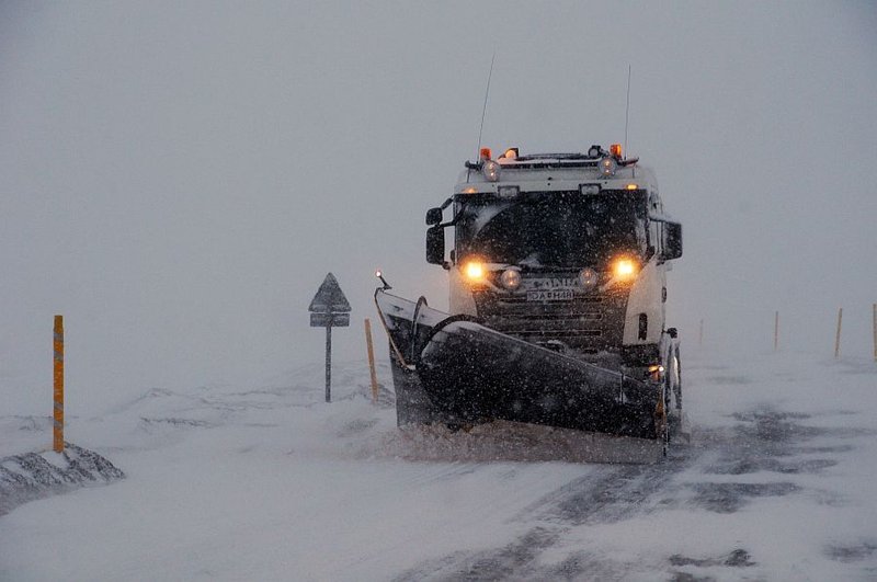 Snjómoksturbíll að störfum Mynd: Vegagerðin