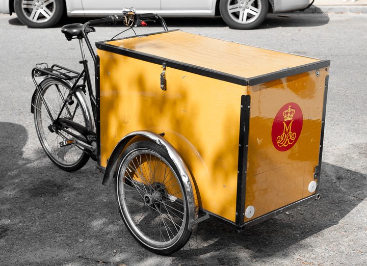 Hin hefðbundnu og þekktu hjól póstburðarmanna í Danmörku verða brátt blá, en ekki gul. 