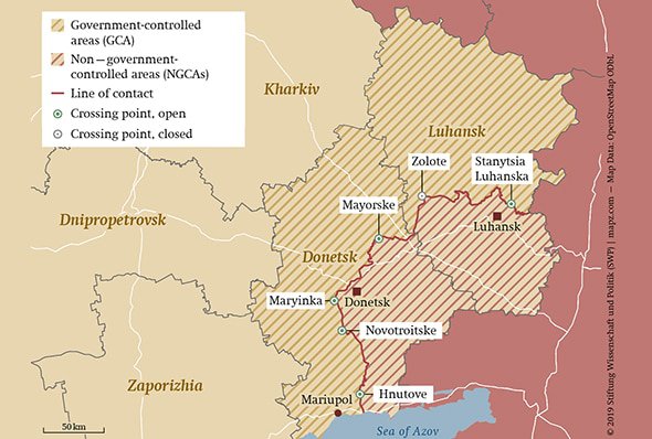 Kort af austurhéruðum Úkraínu, Dónetsk og Lúhansk. Úkraínska stjórnin stjórnar enn meirihluta beggja héraða, þrátt fyrir að samnefndar héraðshöfuðborgir séu undir yfirráðum aðskilnaðarsinna sem Rússar styðja og viðurkenna nú sem sjálfstæð ríki. Mynd: Institute for War and Peace Reporting.
