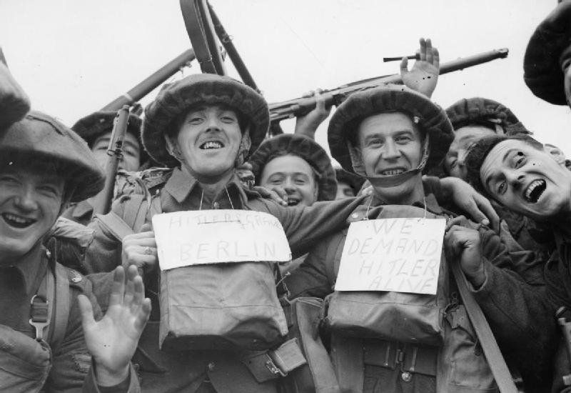 „Við viljum Hitler á lífi“.