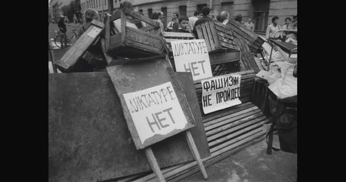 Stilla úr The Event.