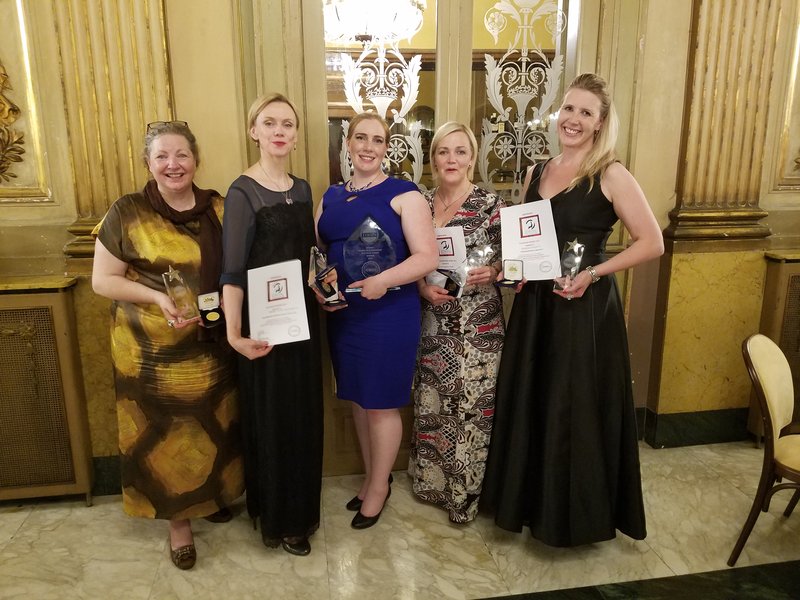 Hér má sjá alla íslensku verðlaunahafana. Frá vinstri: Sigrún Shanko, Margrét, Sandra, Hjördís og Þorbjörg.