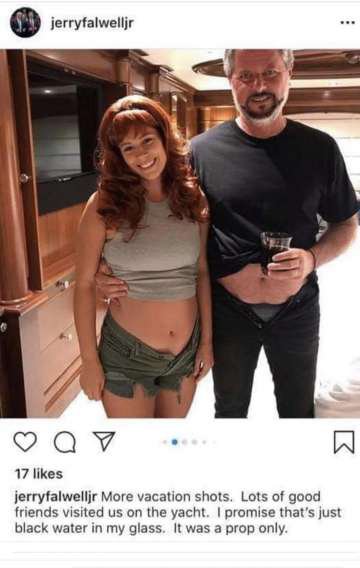 Myndin umdeilda sem Jerry Falwell eyddi skömmu eftir birtingu. Mynd: Skjáskot.