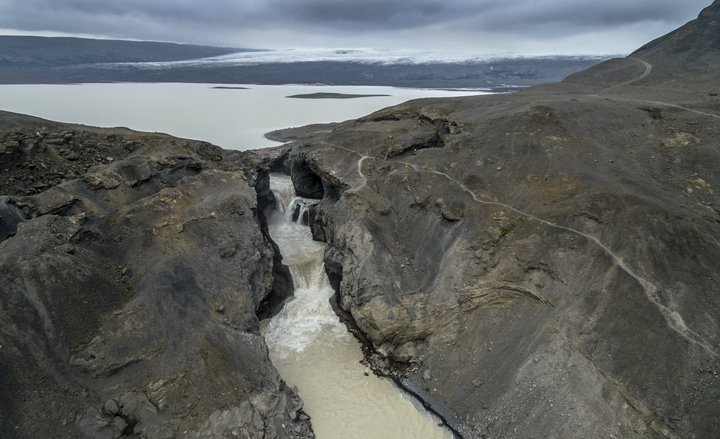 Hugmyndir um að hækka vatnsborð Hagavatns með því að stífla útfall þess, Farið, eru ekki nýjar af nálinni.