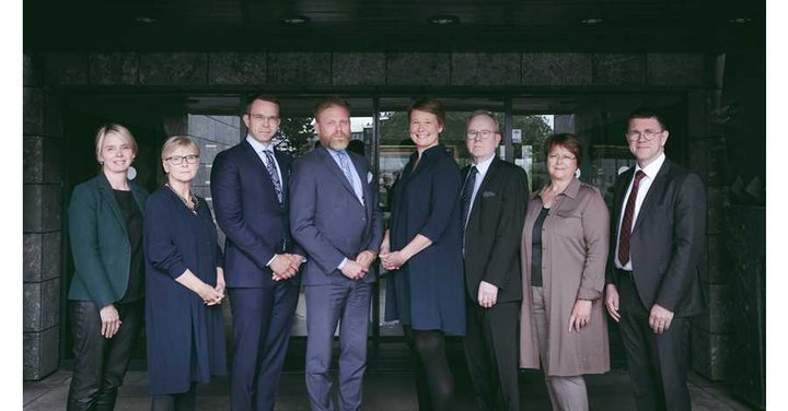 Fjármálastöðugleikanefnd Seðlabanka Íslands. Frá vinstri: Guðrún Þorleifsdóttir, Rannveig Sigurðardóttir, Axel Hall, Ásgeir Jónsson formaður, Bryndís Ásbjarnardóttir, Guðmundur Kr. Tómasson, Unnur Gunnarsdóttir og Gunnar Jakobsson.