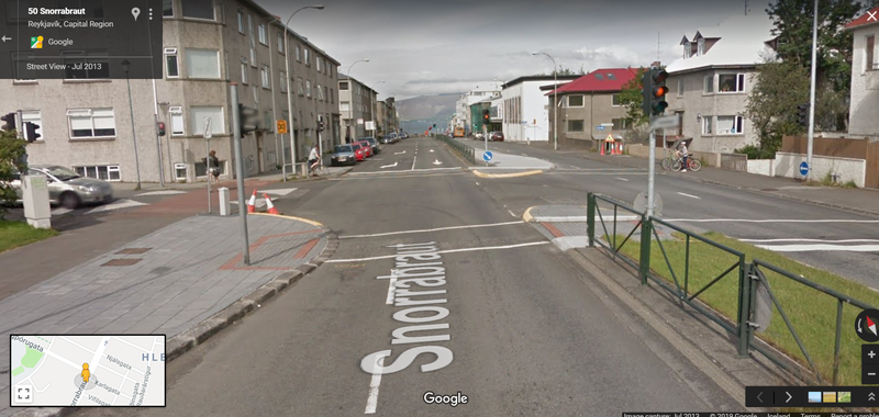 Flöskuhálsar sem fækka akreinum þar sem gönguþverun er.