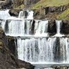 Fossaröð í Geitdalsá í Leirudal skammt neðan við áformað miðlunarlón. Rennsli í fossunum mun skerðast með tilkomu virkjunar.